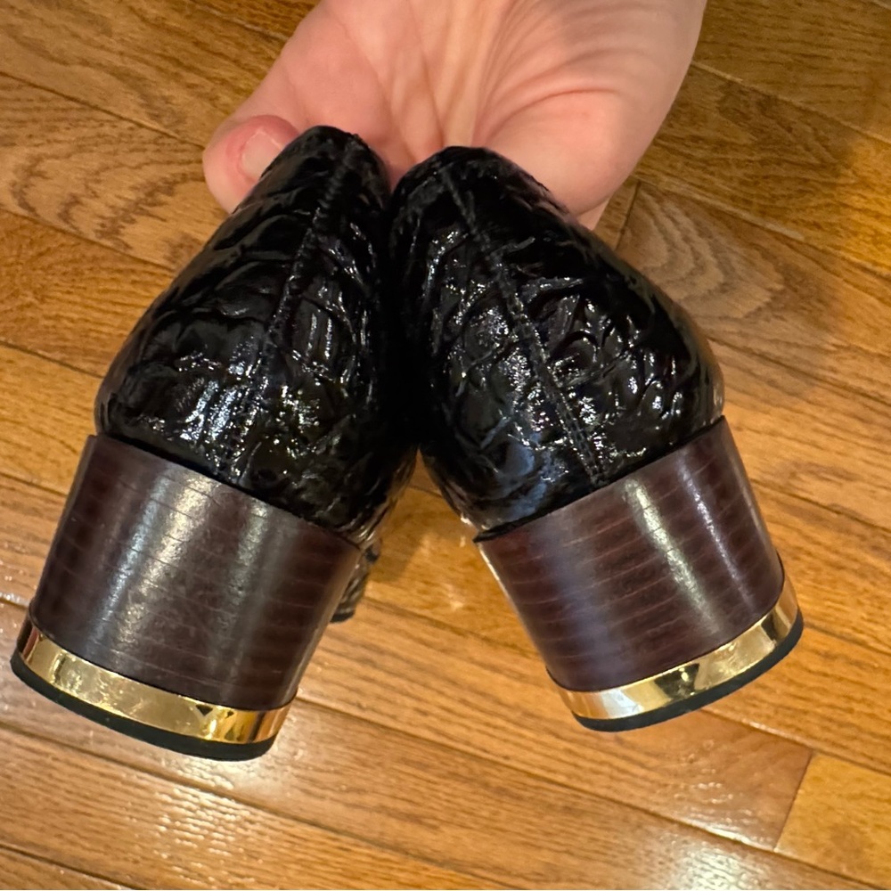 Tory Burch Black leather Embossed Pumps - Picture 8 of 10